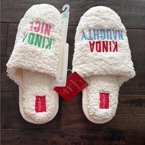 Wondershop Women's Cream Slippers